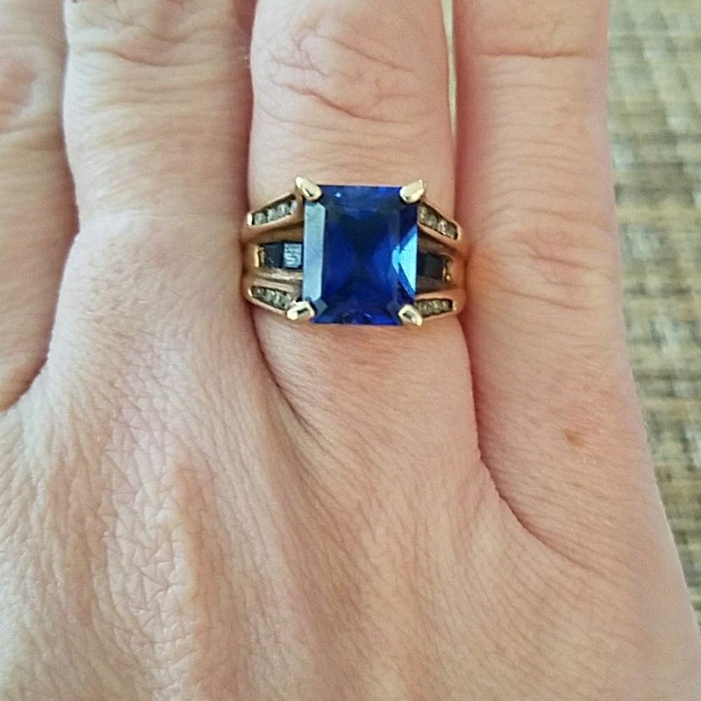 10k created sapphire and diamond ring